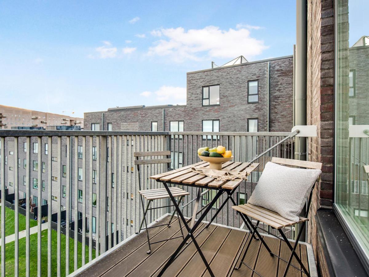 Apartment Sanders Arena - Inviting Two Bedroom Close To Metro Station