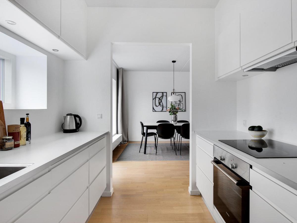 Sanders Arena - Inviting Two Bedroom Close To Metro Station Apartment *