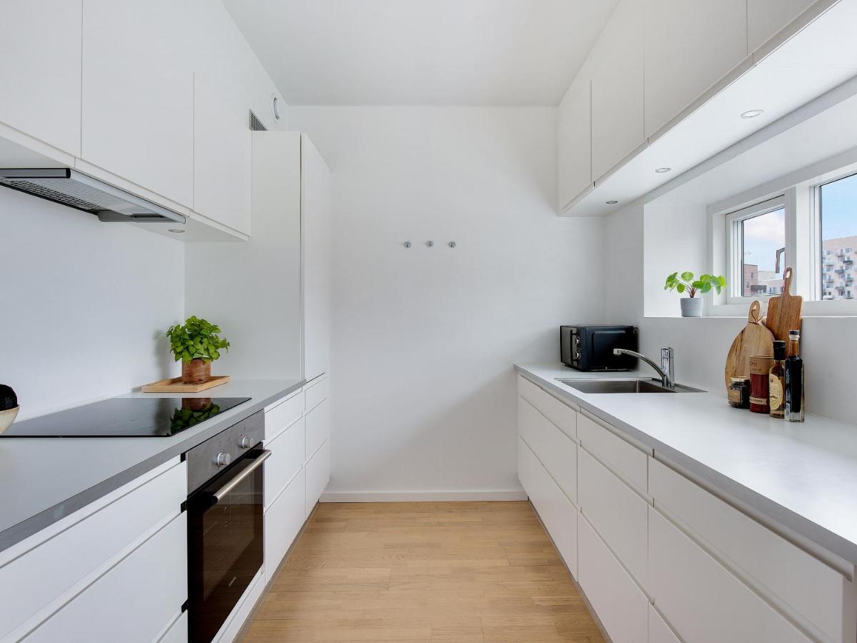 Sanders Arena - Inviting Two Bedroom Close To Metro Station *